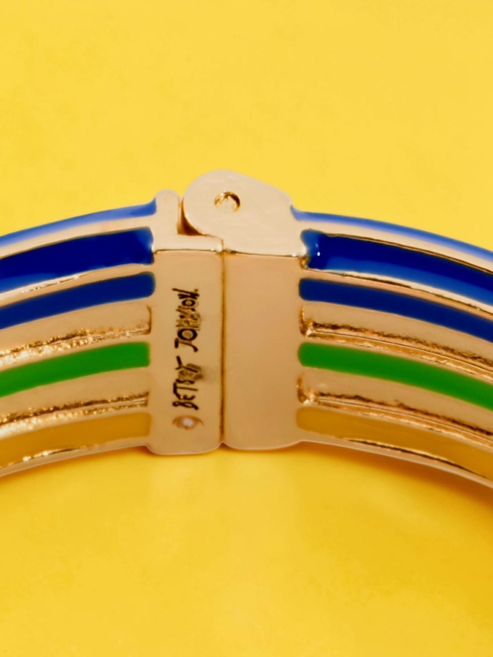NEW Betsey Johnson Triple Pencil Hinge Bangle Bracelet Gold Tone Length 6.5" NWT - Picture 2 of 7